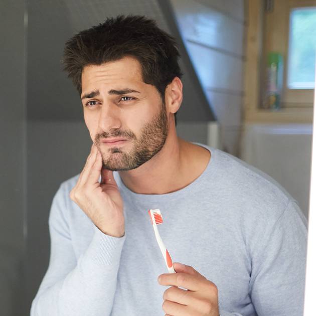Hombre con dolor de muela
