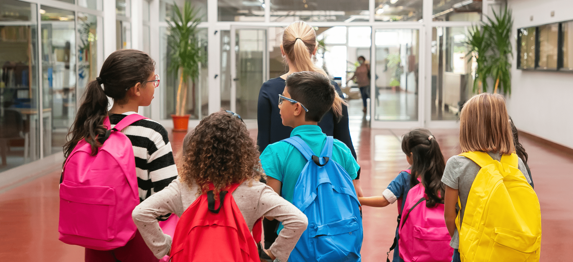 Niños regresando al colegio 