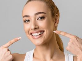 Mujer sin caries