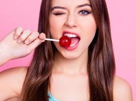 mujer sin oclusión dental