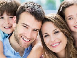 Padres e Hijos sonriendo 
